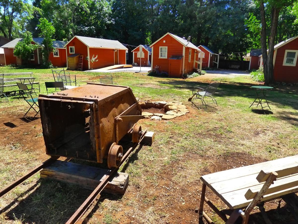 Miner'S Camp Motell Foresthill Exteriör bild
